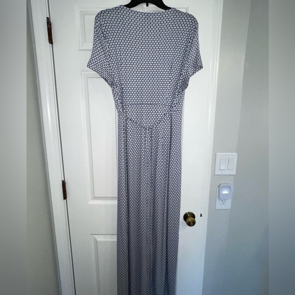 Seraphine Maternity Wrap Dress - Picture 2 of 3